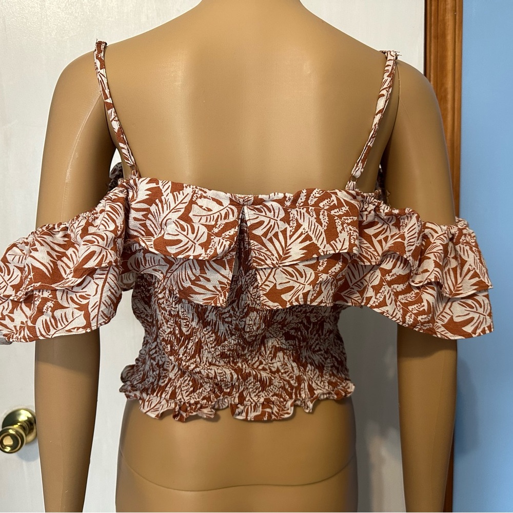 Juniors Size Large Smocked Crop Top / Blouse, NWOT - Picture 2 of 9
